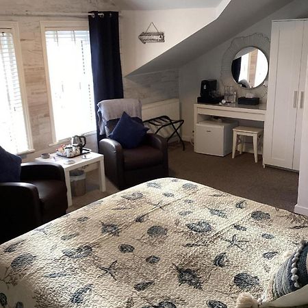 By The Seaside Bed & Breakfast Blackpool Luaran gambar