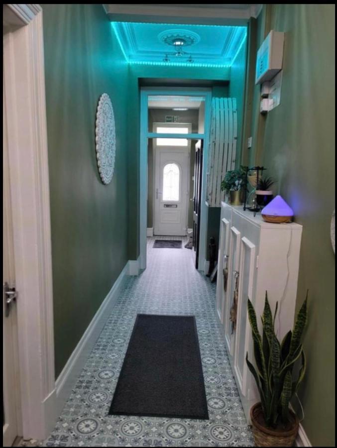 By The Seaside Bed & Breakfast Blackpool Luaran gambar