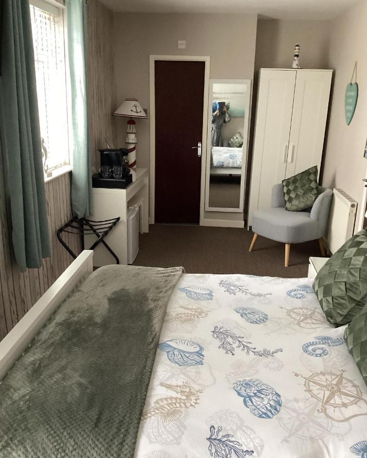 By The Seaside Bed & Breakfast Blackpool Luaran gambar