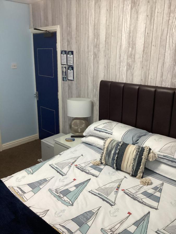 By The Seaside Bed & Breakfast Blackpool Luaran gambar