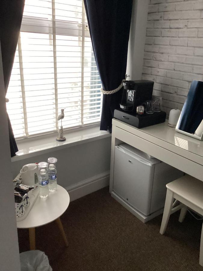 By The Seaside Bed & Breakfast Blackpool Luaran gambar